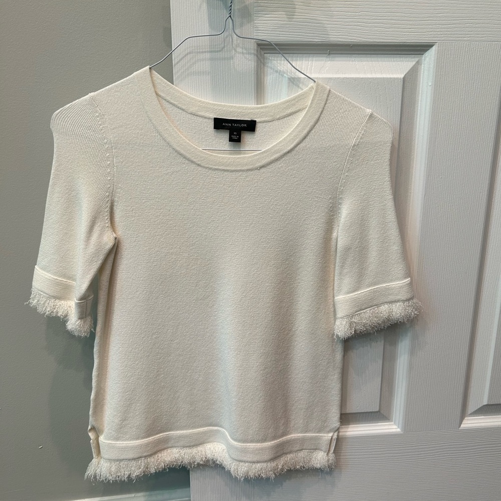 Ann Taylor Factory cream top. Size XS. EUC!